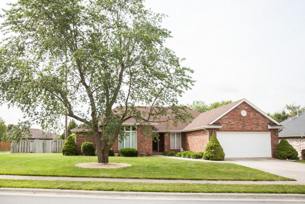 2160 W  Vincent Ct, Springfield, MO 65810