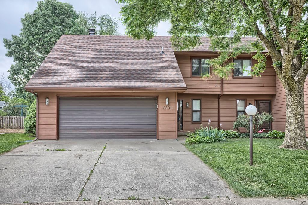 2809 Heritage Dr, Champaign, IL - 3 Bed, 1.5 Bath Single-Family Home