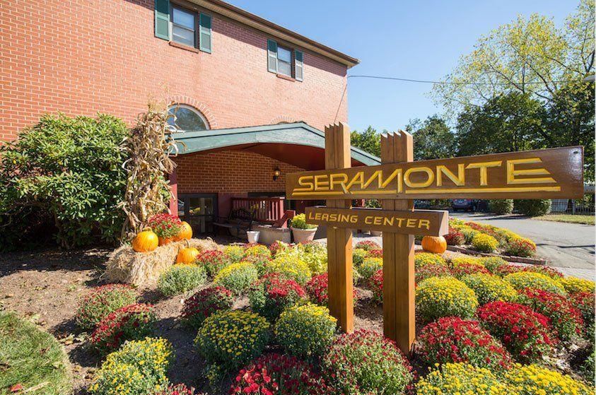 39 Plaza Ter #109-2, Hamden, CT 06514