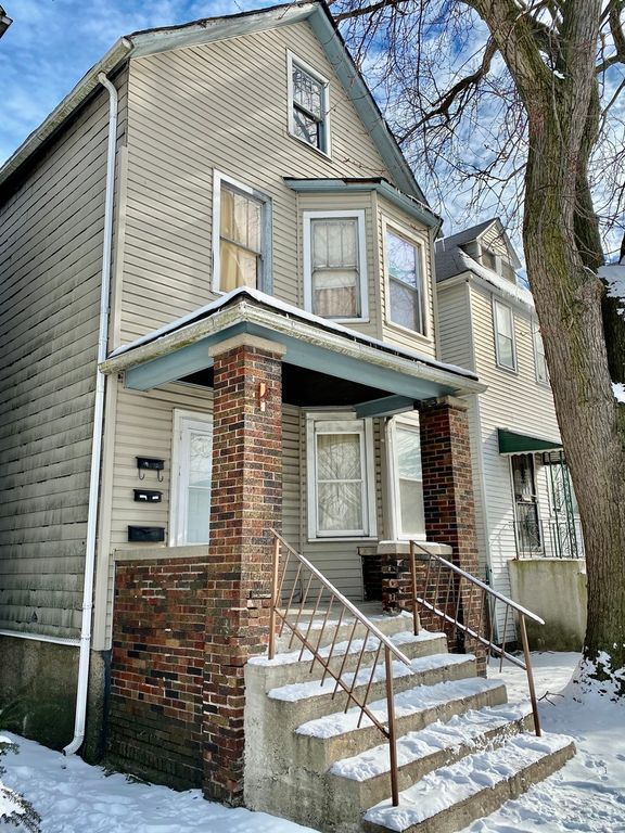 8245 S Escanaba Ave, Chicago, IL 60617