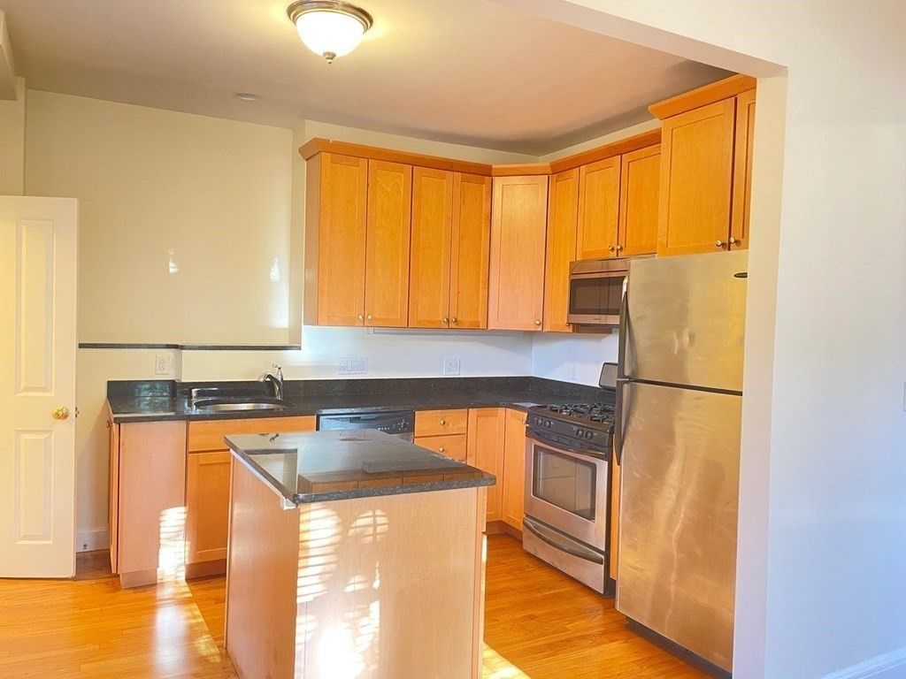 7 Sargent Ave #3, Somerville, MA 02145