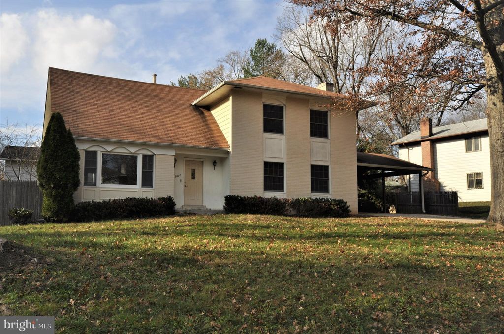 12900 Chathlake Ln, Silver Spring, MD 20904