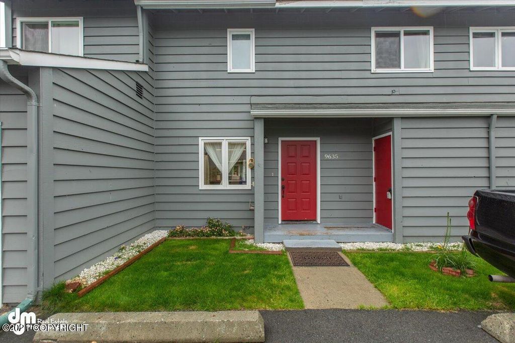 9635 Victor Rd, Anchorage, AK 99515