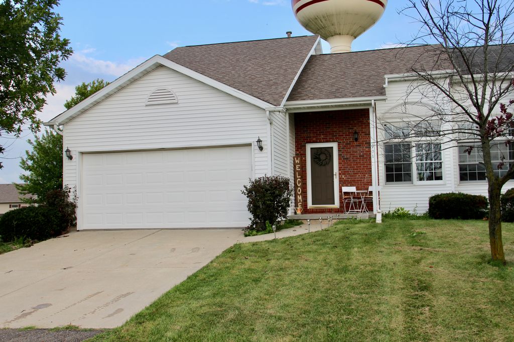 901 Country Ln, Le Roy, IL 61752 Trulia