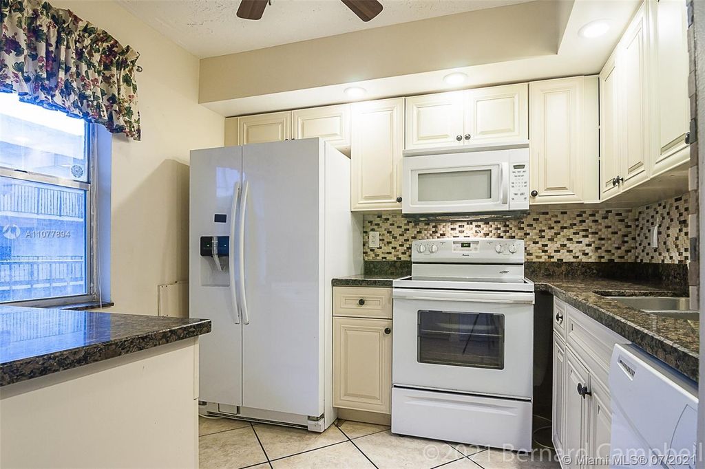2831 Somerset Dr #311, Lauderdale Lakes, FL 33311