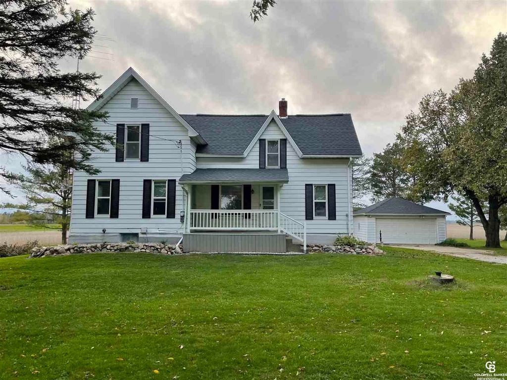 1305 N New Lothrop Rd, Lennon, MI 48449