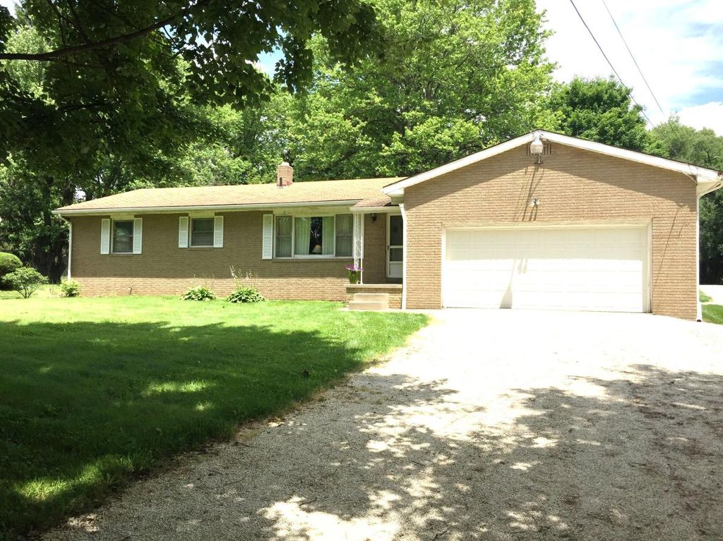 1809 Greensburg Rd, North Canton, OH 44720
