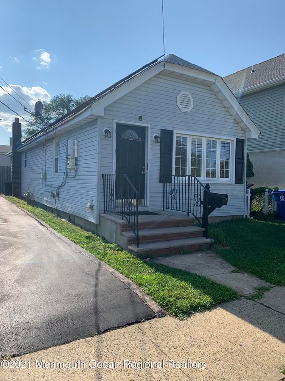 161 Ocean Ave, Middletown, NJ 07748
