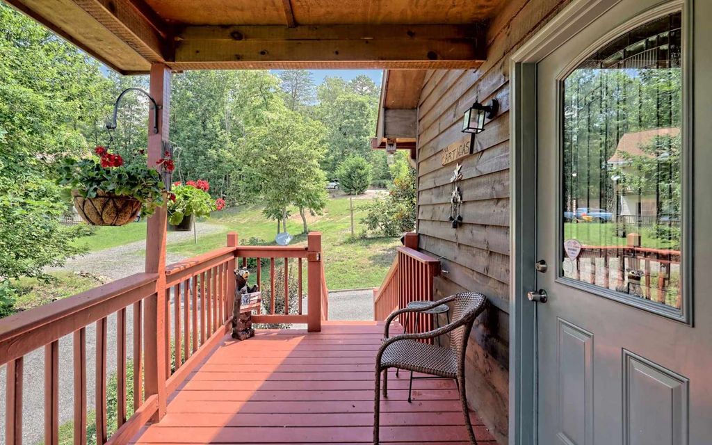 2561 Rustic Ridge Trl, Young Harris, GA 3 Bed, 3 Bath SingleFamily