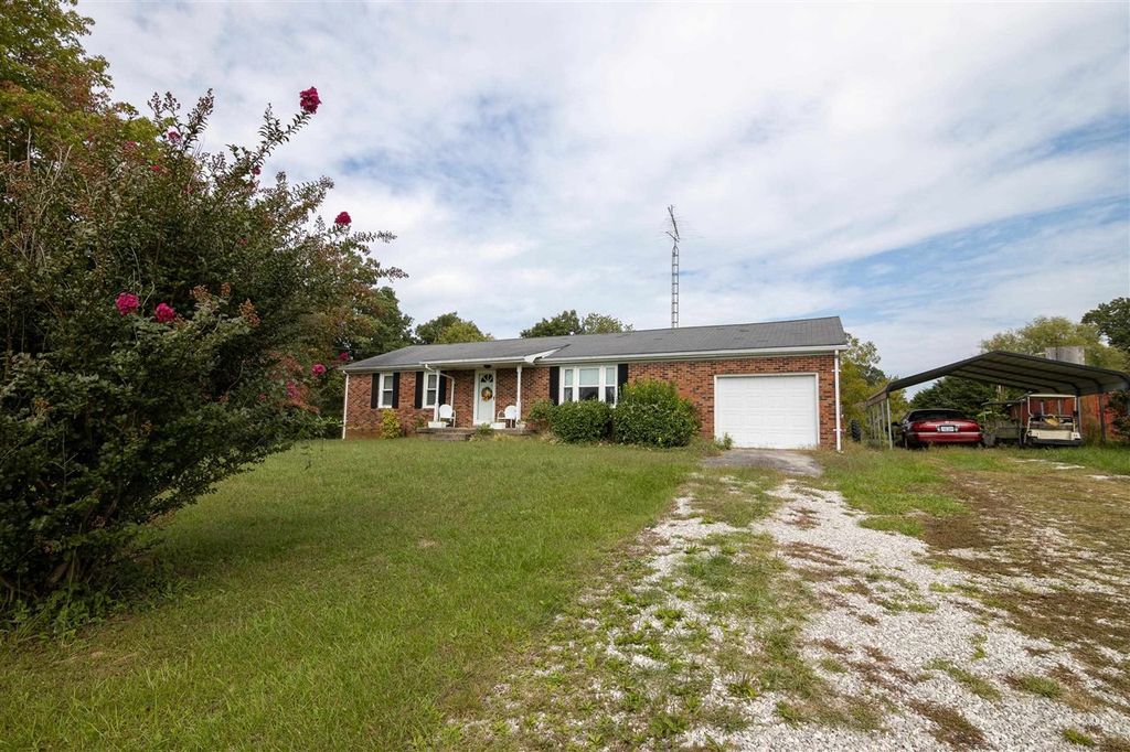 6028 Penns Chapel Rd, Bowling Green, KY 42101