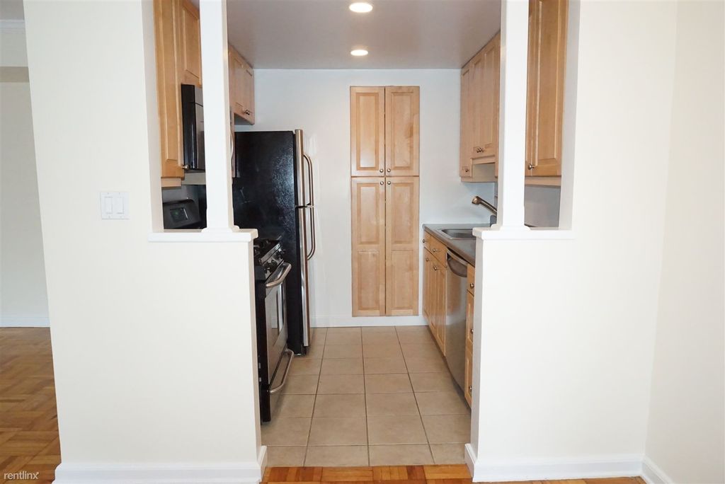 132 Thornton Rd #1STD, Chestnut Hill, MA 02467