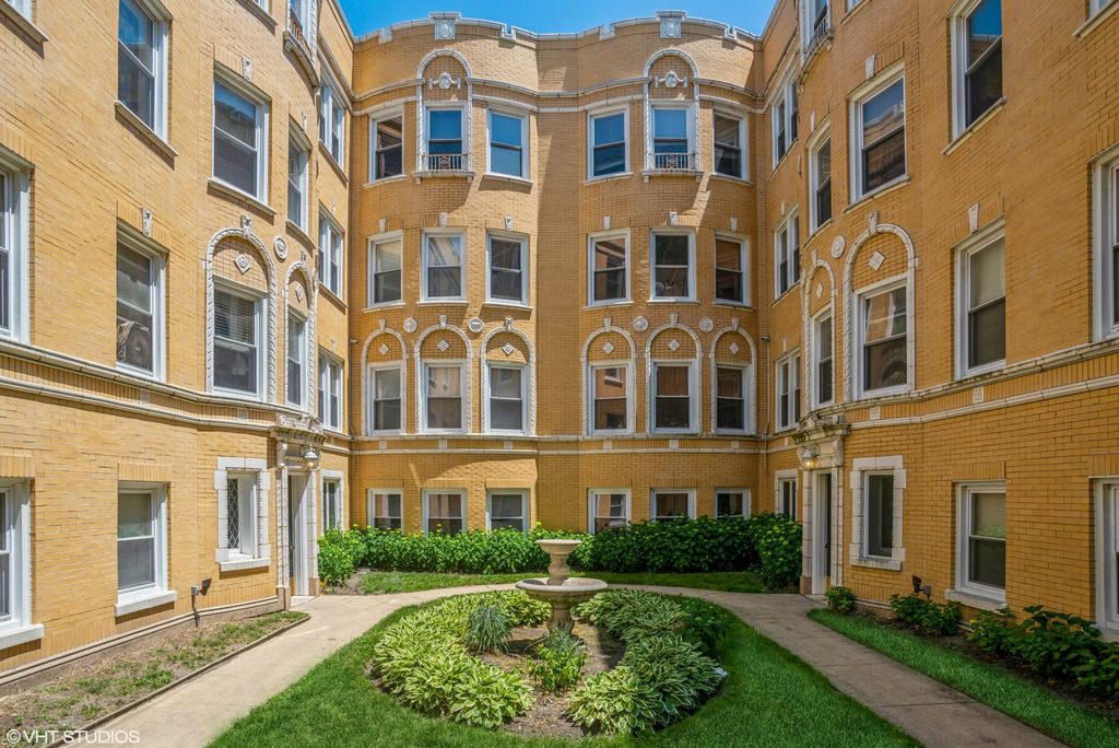 7403 N Hoyne Ave #3, Chicago, IL 60645