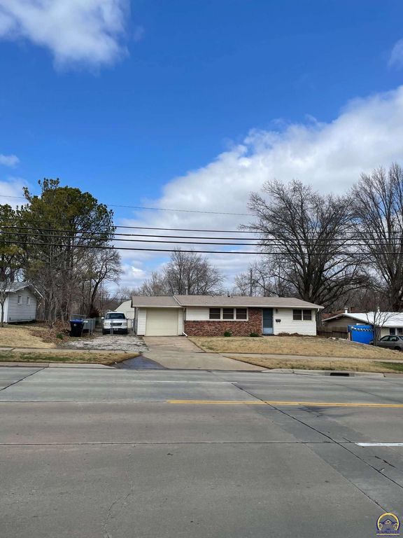 4300 SW 29th St, Topeka, KS 66614 Trulia