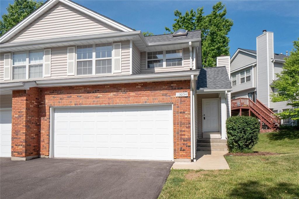 13054 King Arthur Spur, Saint Louis, MO 63146