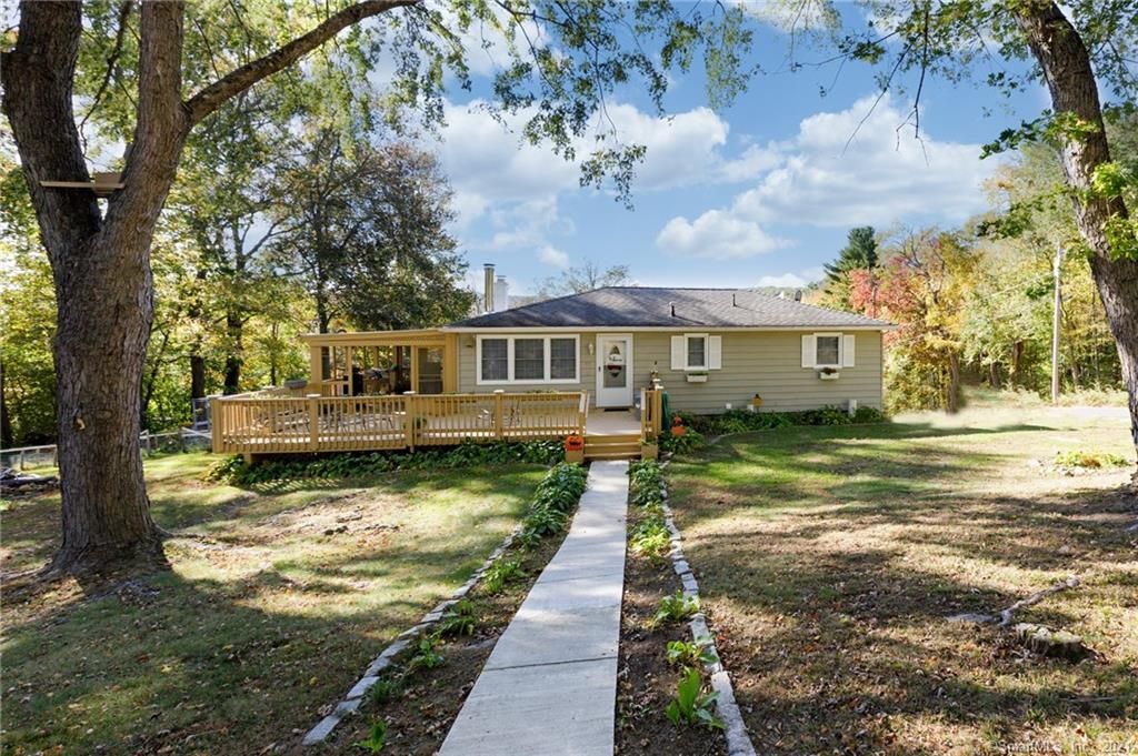 90 Tosun Rd, Wolcott, CT 06716