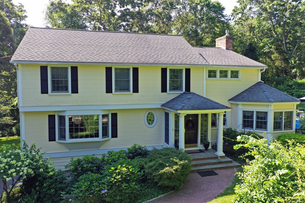 6 Hillcrest Ct, Old Saybrook, CT 06475