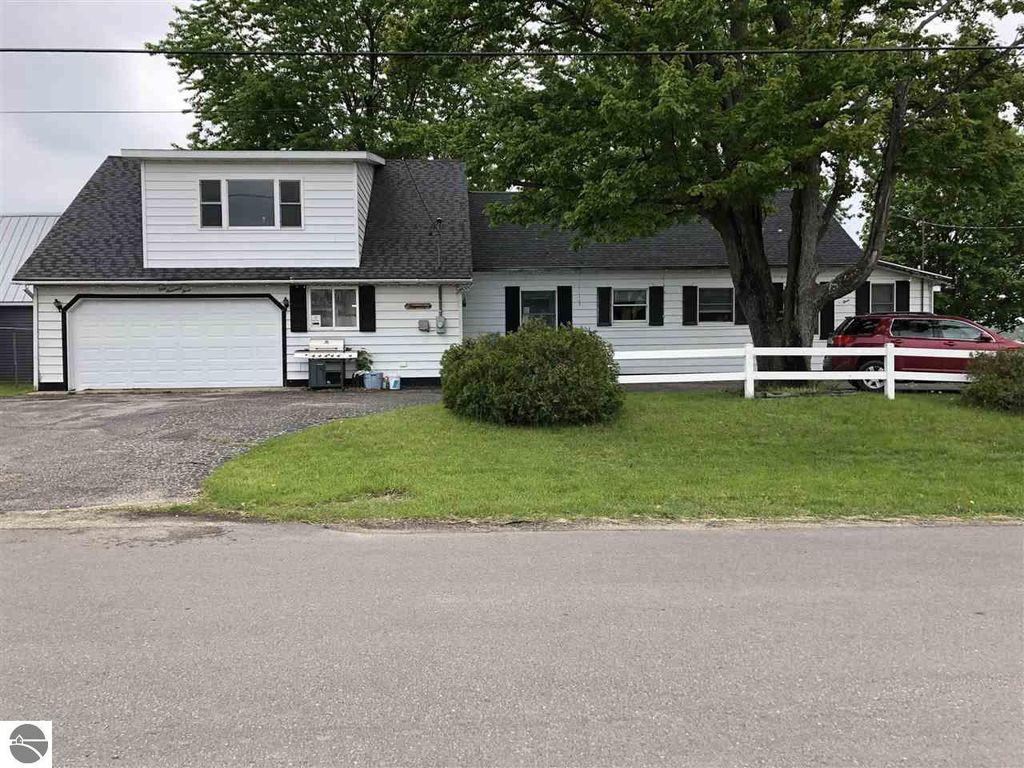 103 N Front St, Lake City, MI 49651 Trulia