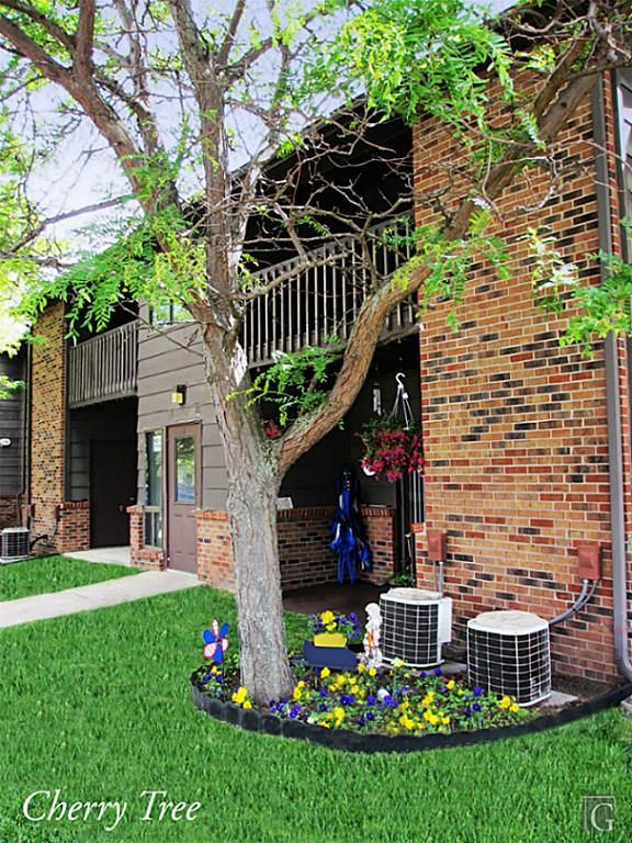 49 Cherry Tree Ln, Hillsdale, MI 49242