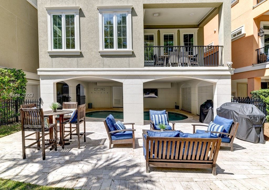 11 Corrine Ln, Hilton Head Island, SC 29928