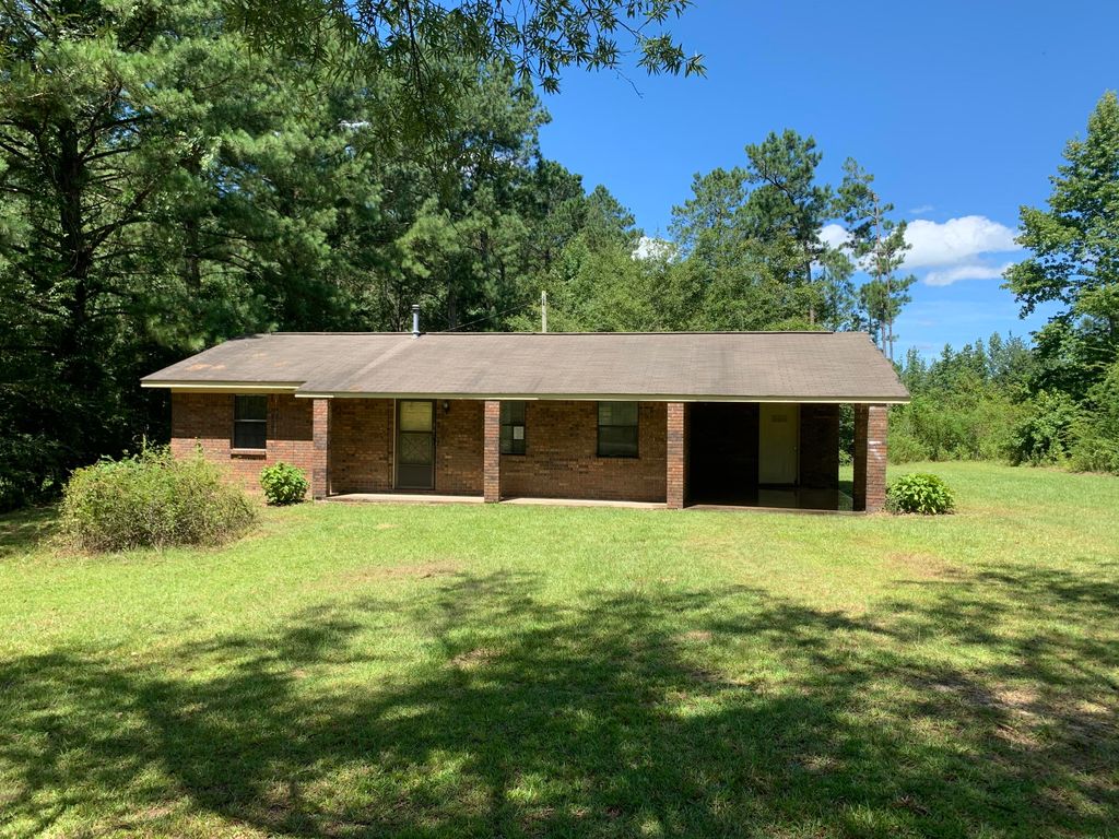 61 Pleasant Hill Rd, Mount Olive, MS 2 Bed, 2 Bath SingleFamily Home