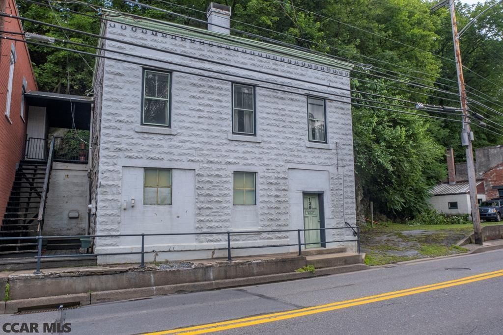 136-146 S Water St, Bellefonte, PA 16823