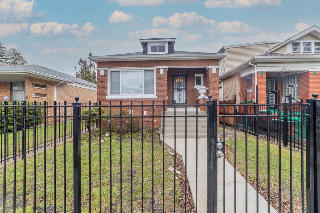 8133 S Woodlawn Ave, Chicago, IL 60619