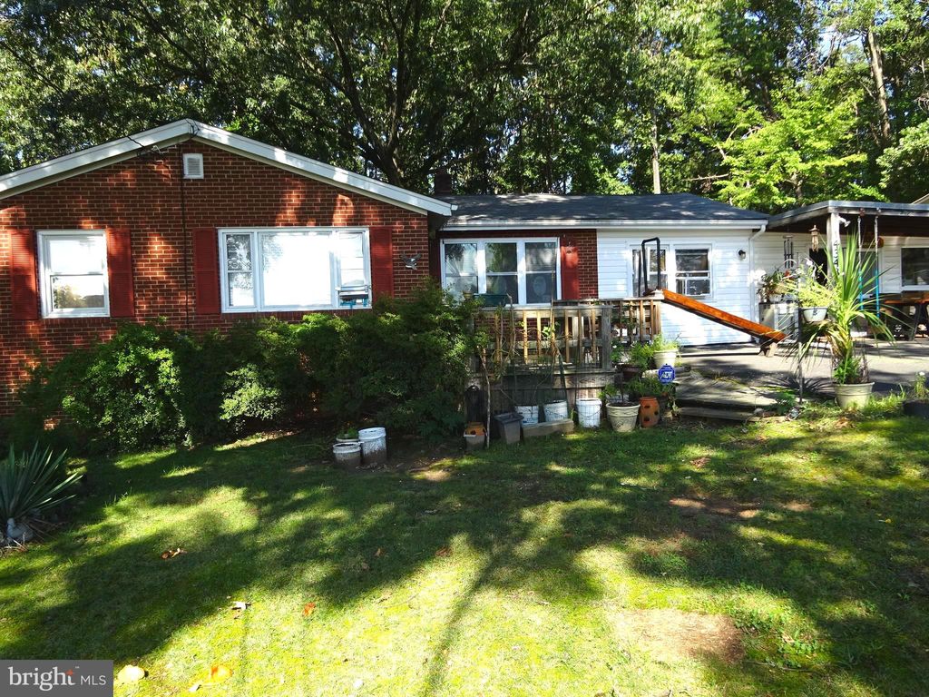 4348 Inn St, Triangle, VA 22172