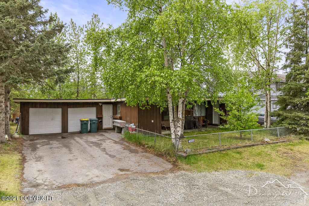 4000 Lois Dr, Anchorage, AK 99517