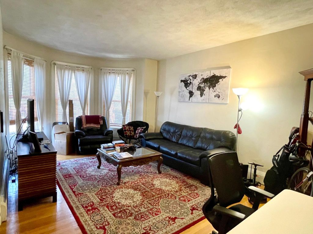 308 Newbury St, Boston, MA 02115