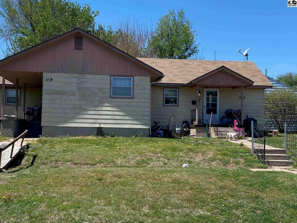 119 N Taylor St, Pratt, KS 67124