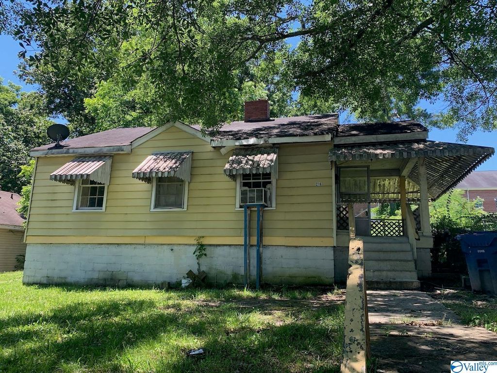 216 McArthur Dr, Anniston, AL 36201