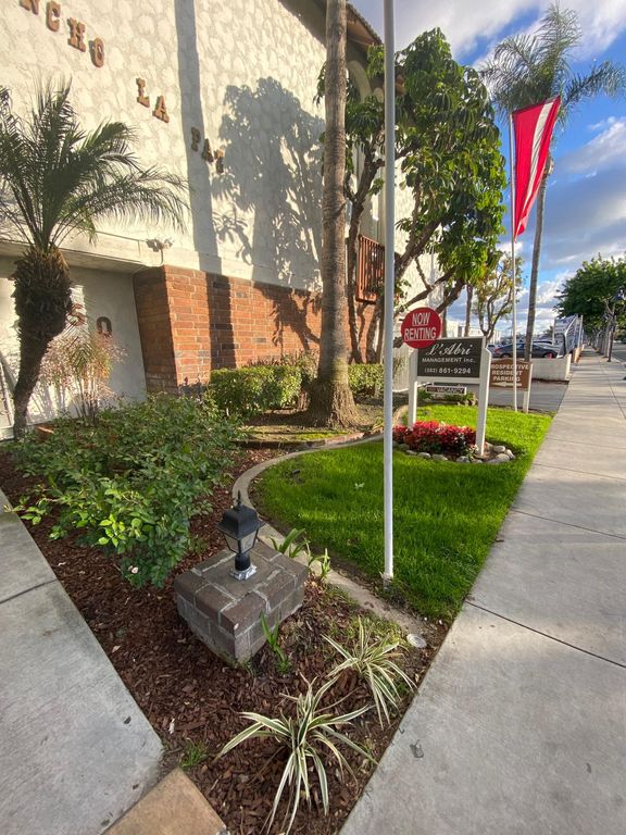 12450 S Lakewood Blvd, Downey, CA 90242
