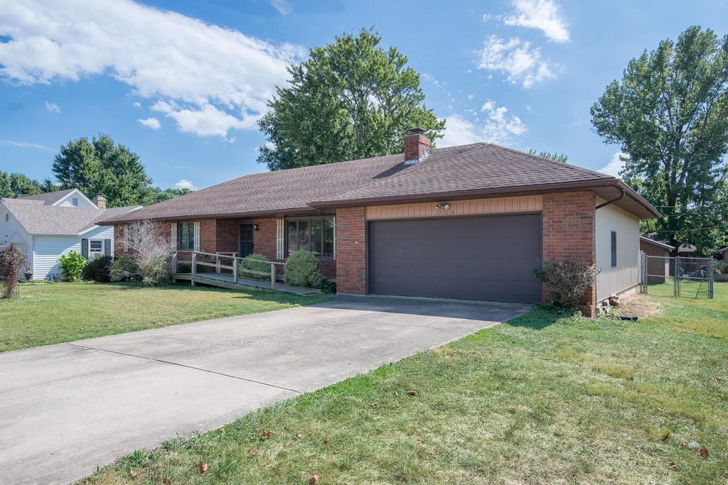 206 W Lorene St, Nixa, MO 65714