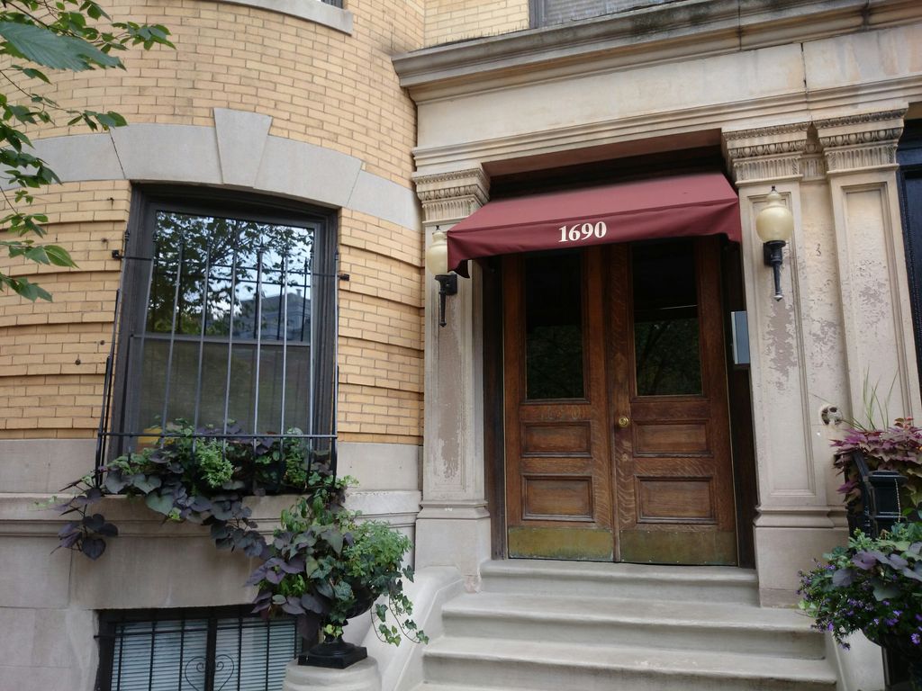 1690 Washington St #3, Boston, MA 02118
