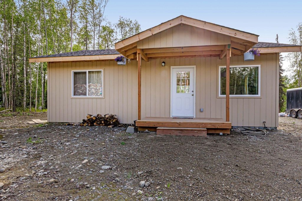8485 W Snow Goose Dr, Wasilla, AK 99623