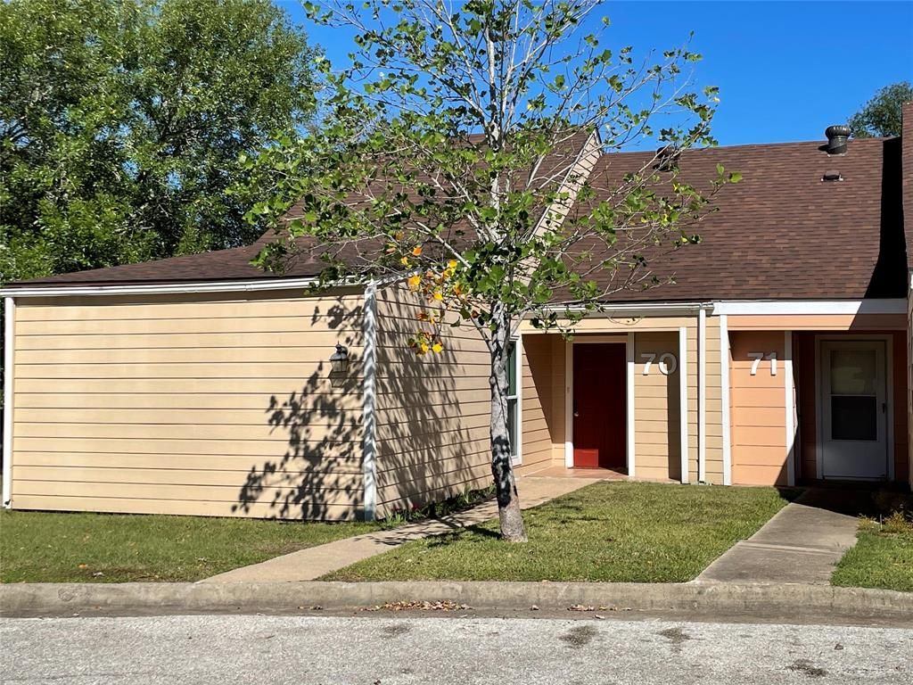 70 Westwood Village Dr, Trinity, TX 75862
