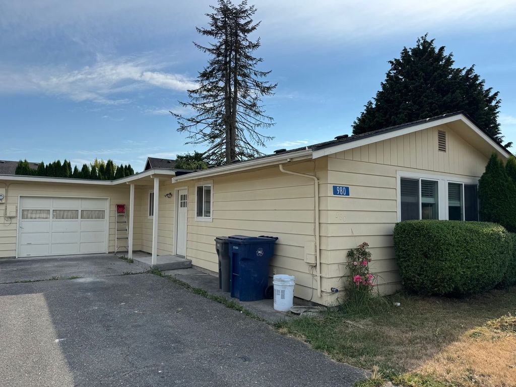 980 E  Sharon Ave, Burlington, WA 98233