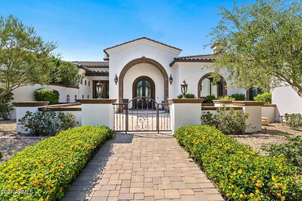 3305 E Huber St, Mesa, AZ 85213