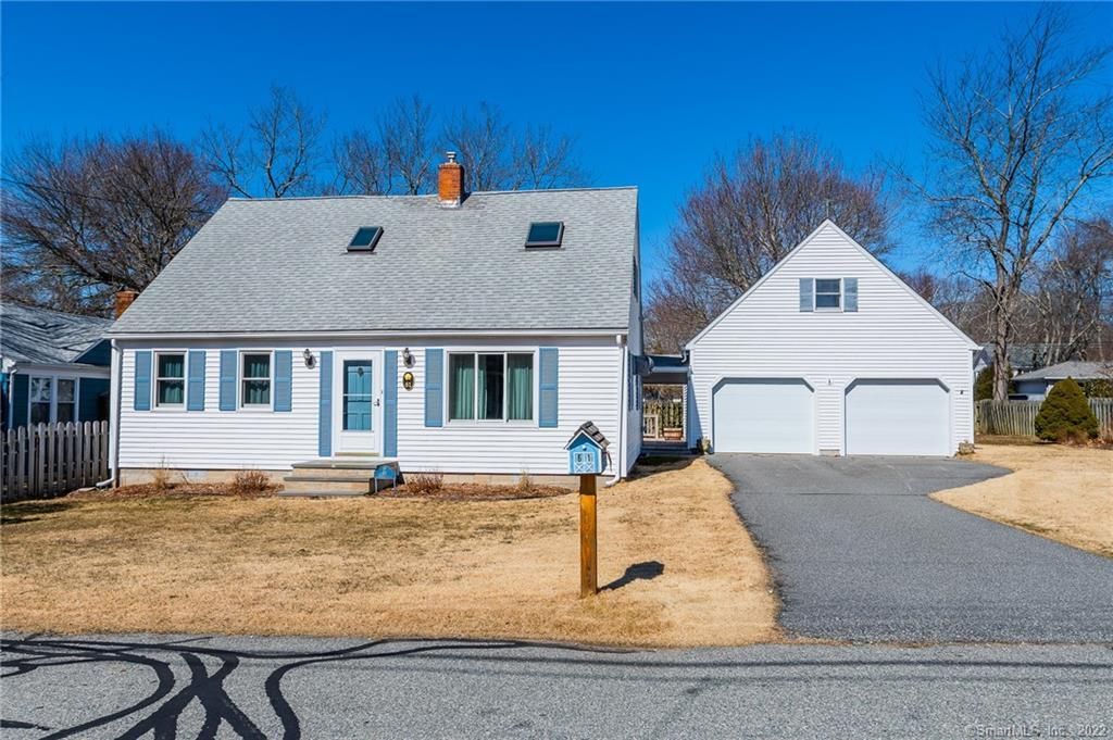 61 Indianola Rd, Niantic, CT 06357