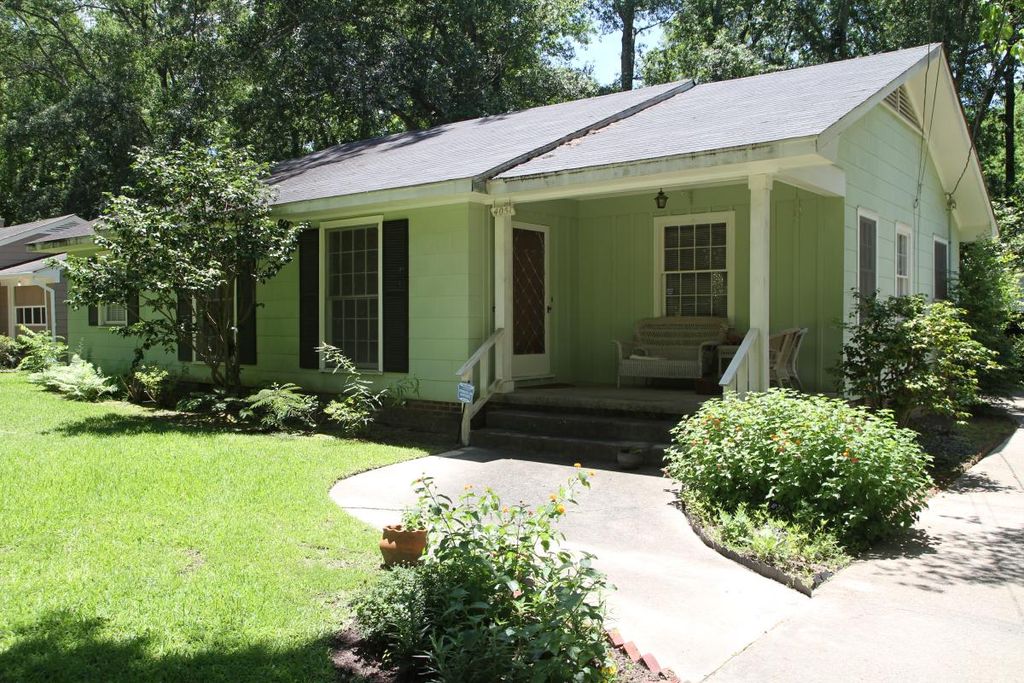 4051 Robin Dr, Jackson, MS 39206
