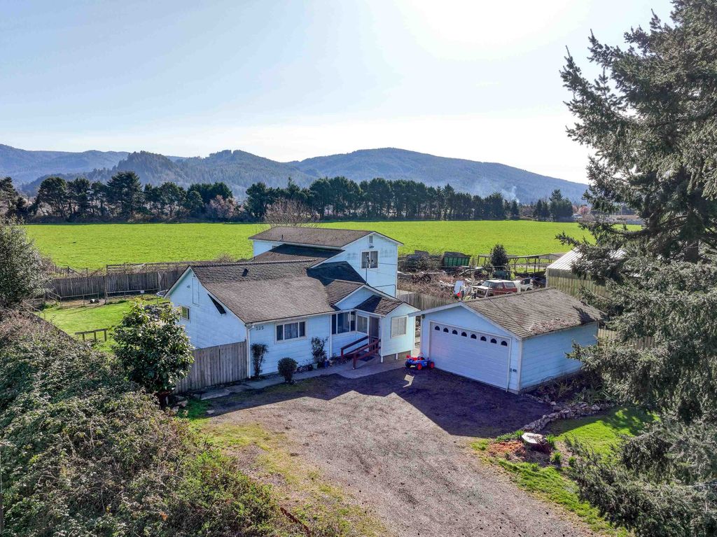 325 Westbrook Ln, Smith River, CA 95567 Trulia