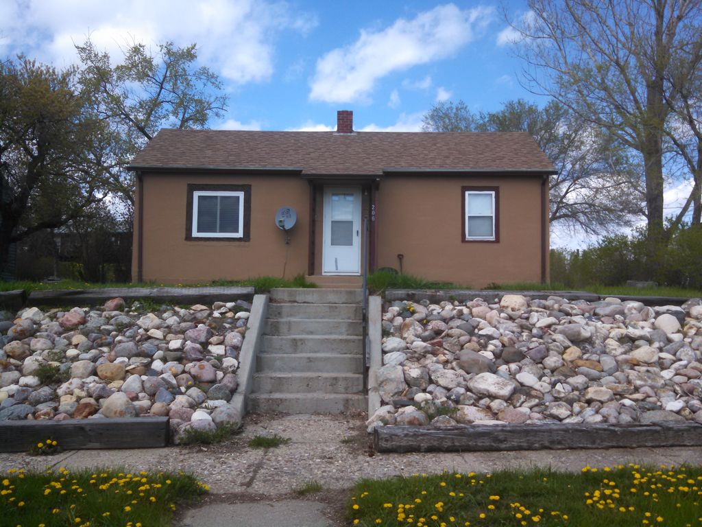 206 Highland Ave, Plentywood, MT 59254 Trulia