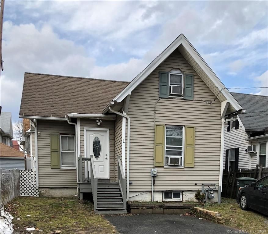 1 Wallace Ct, Bridgeport, CT 06605