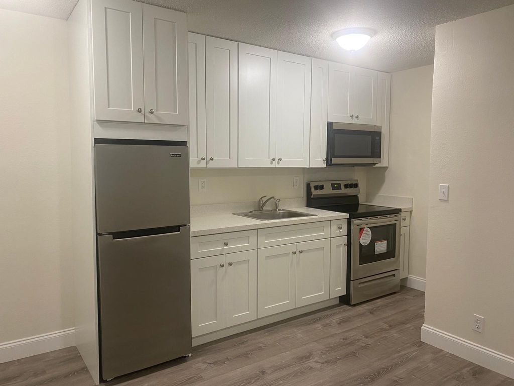 5901 NE 18th Ave, Fort Lauderdale, FL 33334