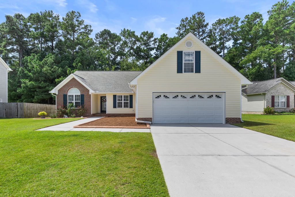 307 Burning Tree Ln, Jacksonville, NC 28546