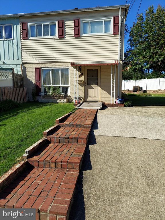 2316 Columbia Pl, Hyattsville, MD 20785