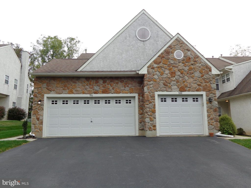 588 Cork Cir, West Chester, PA 19380