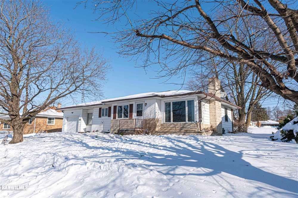 413 Pleasant St, Elizabeth, IL 61028