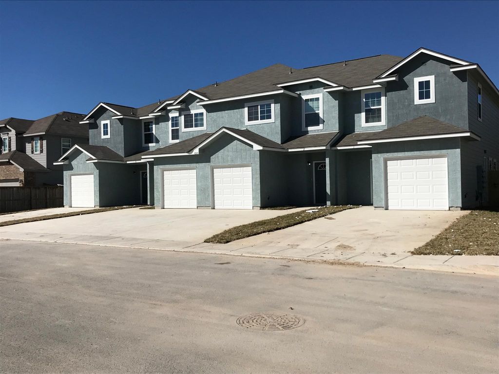 8315 Breezy Cv #2, Schertz, TX 78154