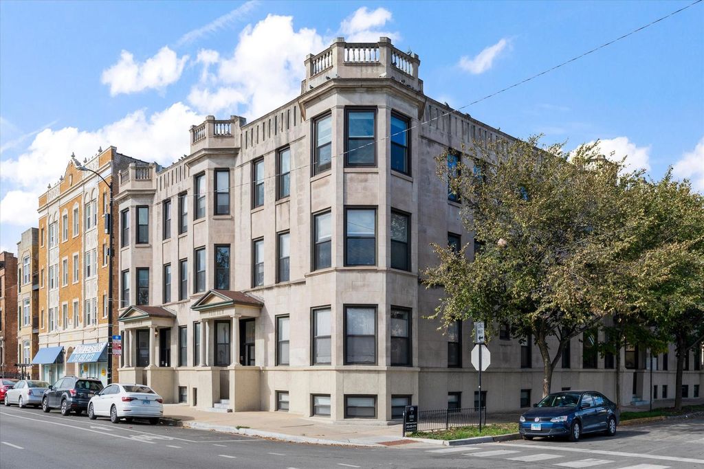 1608 N Whipple St #3, Chicago, IL 60647